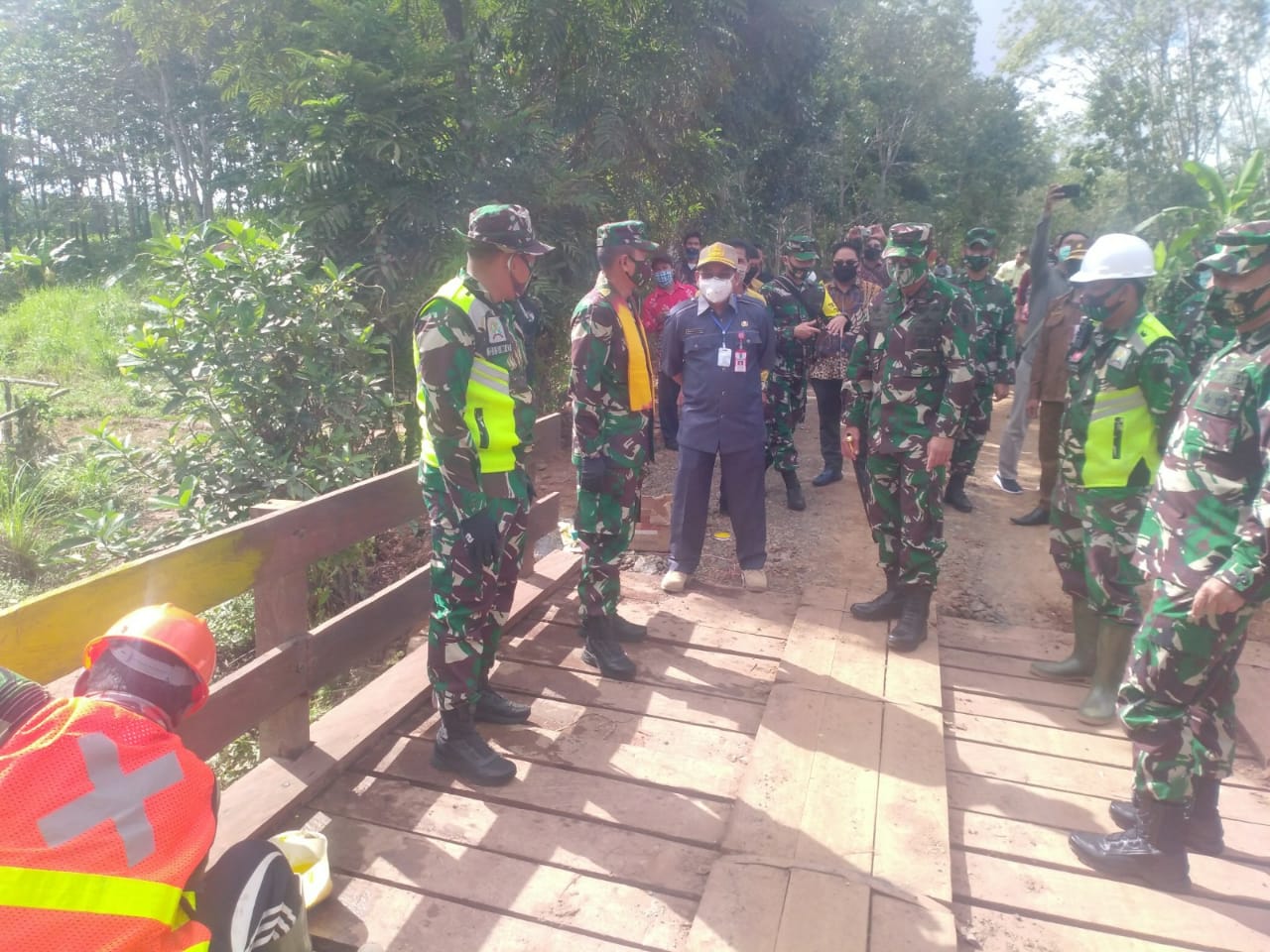 Pembuatan Dua Jembatan di Jalan Baru oleh TMMD 108 Hampir Rampung