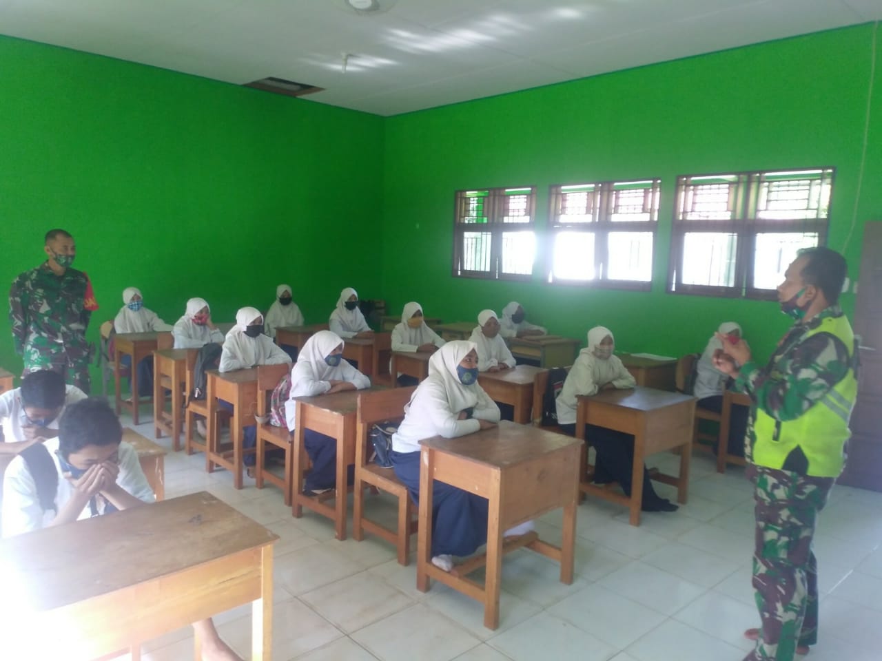 Satgas TMMD Kodim 1006/Mtp Berikan Wasbang Di SMP Muhammadiyah