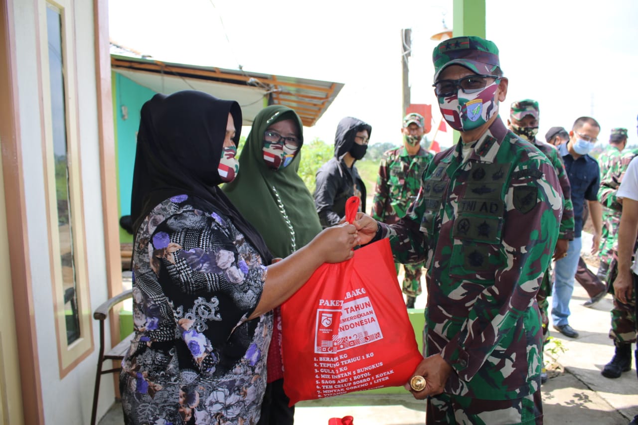 Bantuan Kasad Untuk Korban Bencana Alam