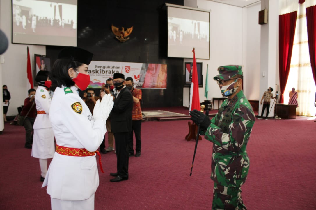 Bersama Forkopimda Pangdam XII/Tpr Hadiri Pengukuhan Paskibraka