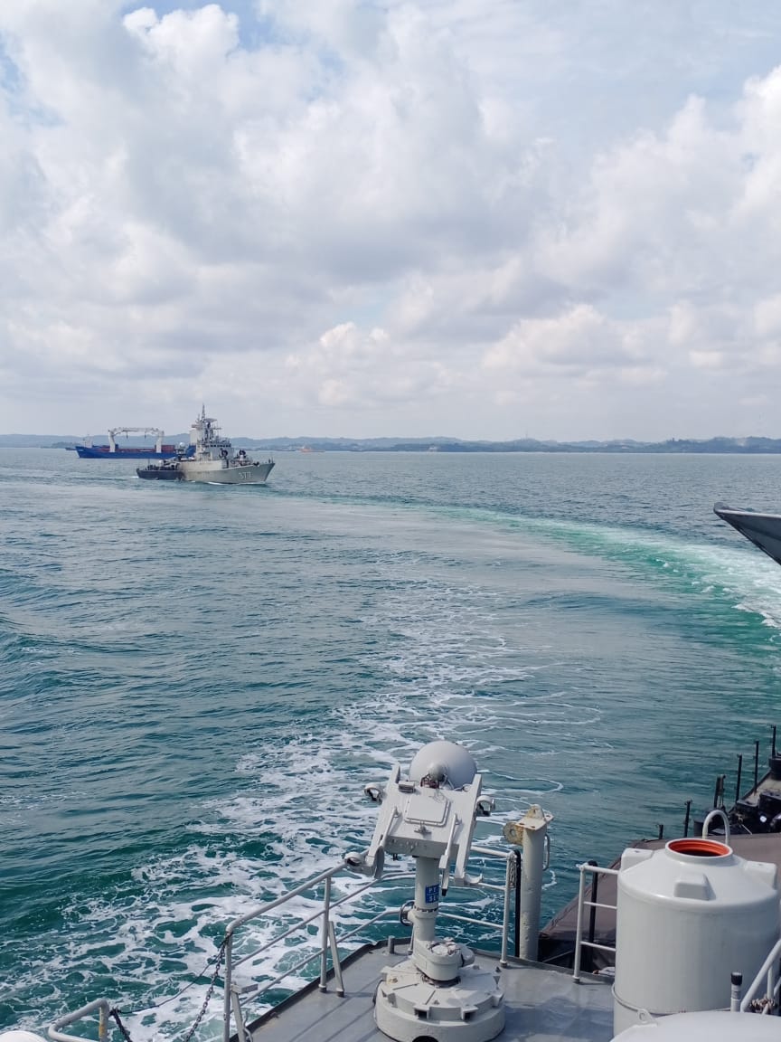 KRI Sutanto-377 dan KRI Tjiptadi-381 Laksanakan Latihan Inservice Training