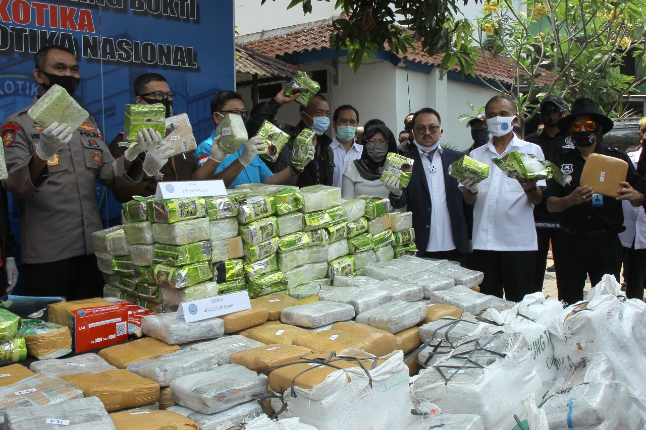 BNN Musnahkan 238 Kg Sabu dan 404 Kg Ganja