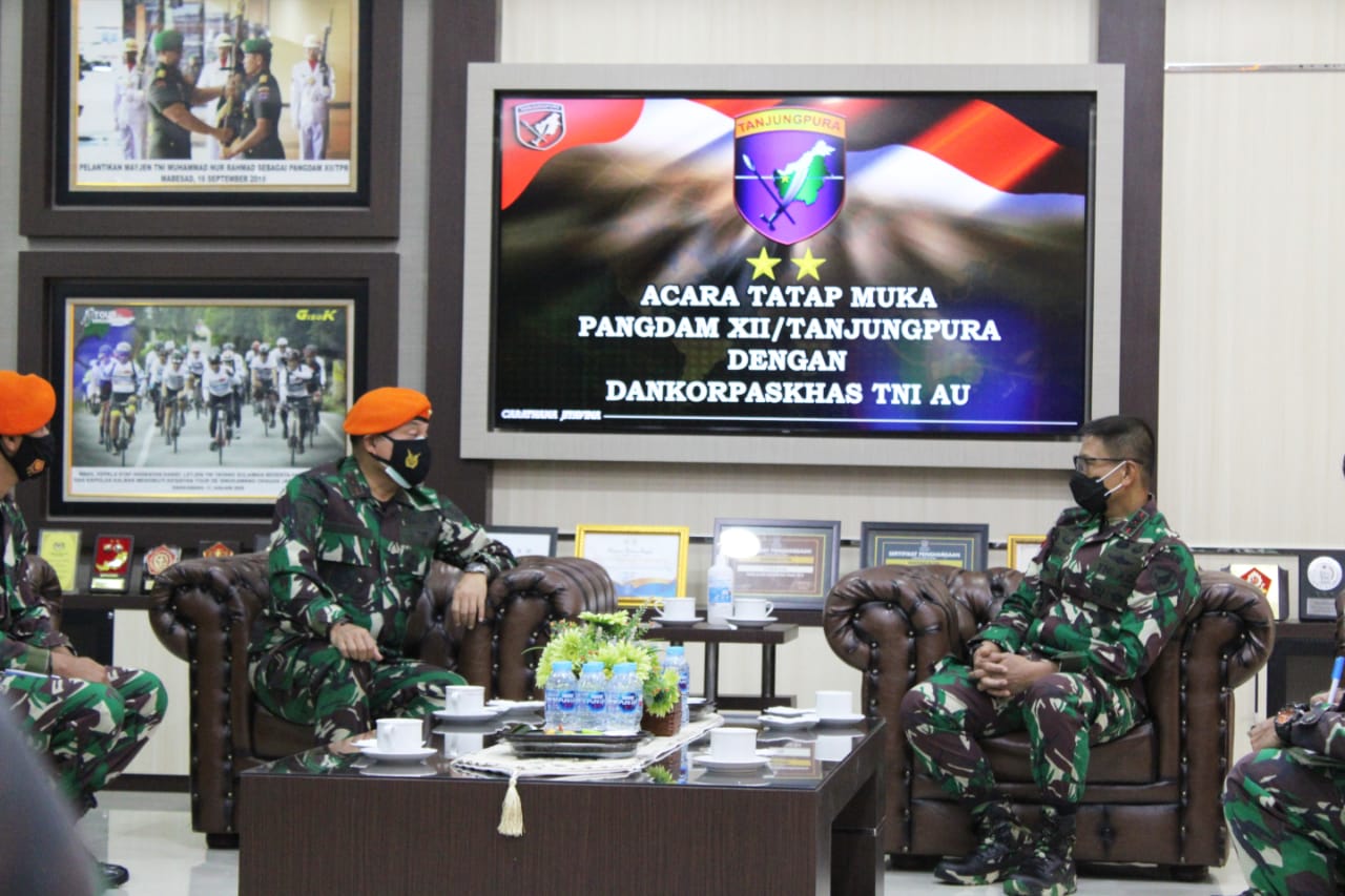 Pangdam XII/Tpr Terima Kunjungan Silaturahmi Dankorpaskhas TNI AU