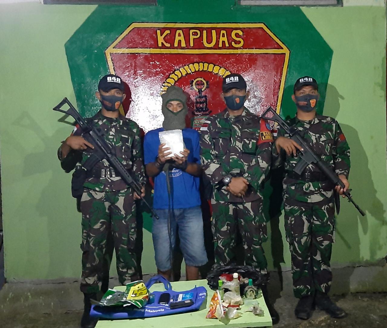 Satgas Pamtas Yonif 642/Kps, Kembali Amankan 1,1 Kg Sabu