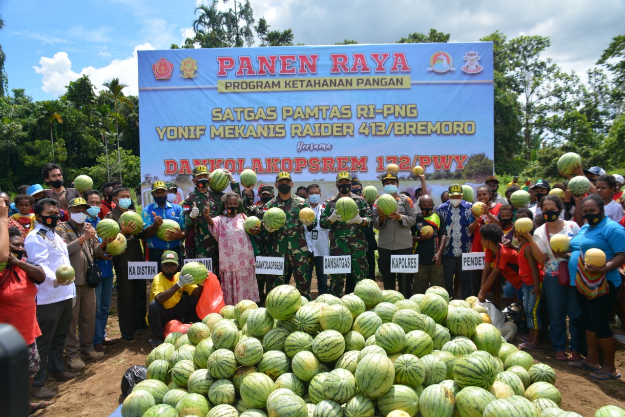 Dari Panen Bersama, Danrem 172/PWY Ajak Masyarakat Perkuat Ketahanan Pangan