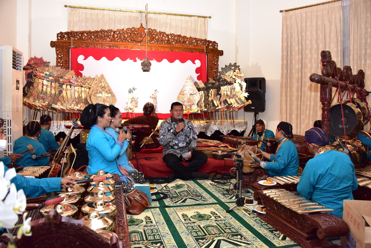 Kasal Saksikan Pagelaran Wayang Kulit Lakon Dewa Ruci