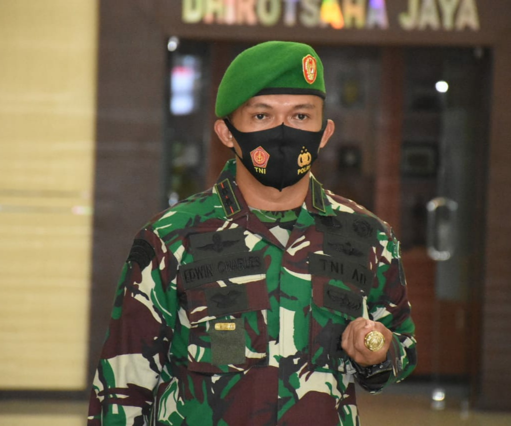 Letkol Inf Edwin Charles Pegang Tongkat Komando Distrik Militer 0803 Madiun