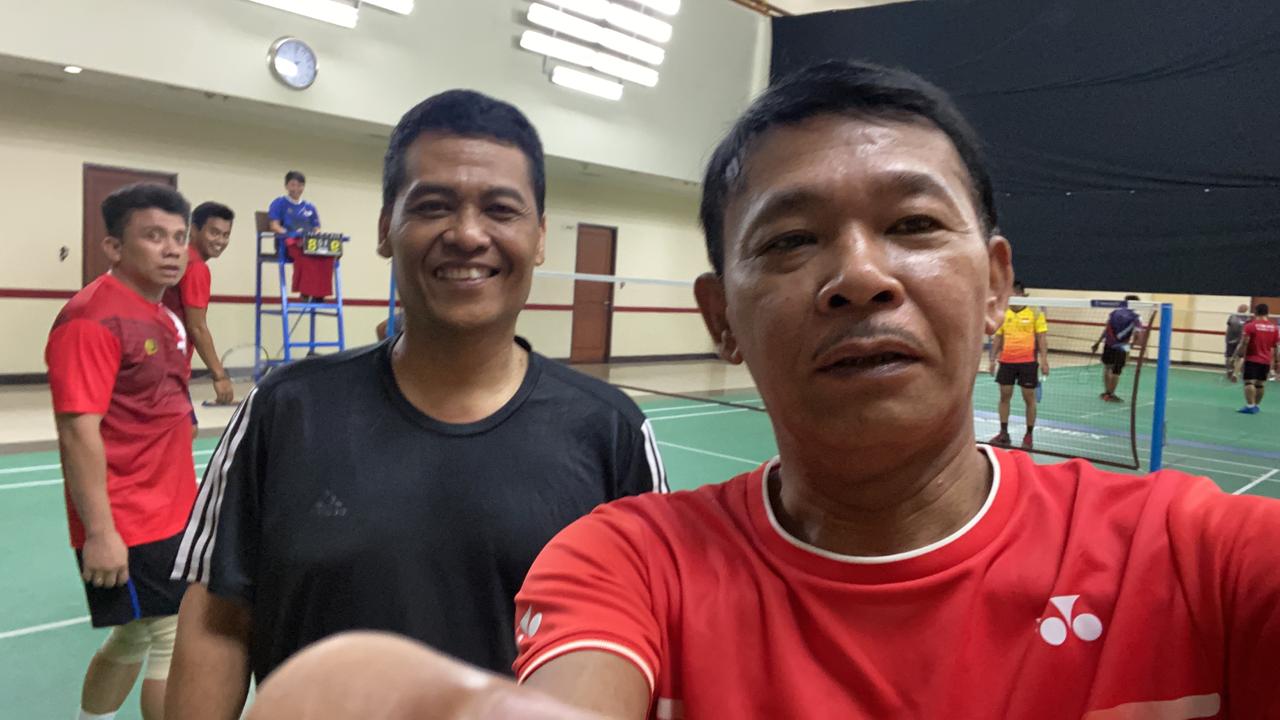 Isu Kapolri Positif Covid-19 Hoaks, Polri: Beliau Sedang Main Badminton