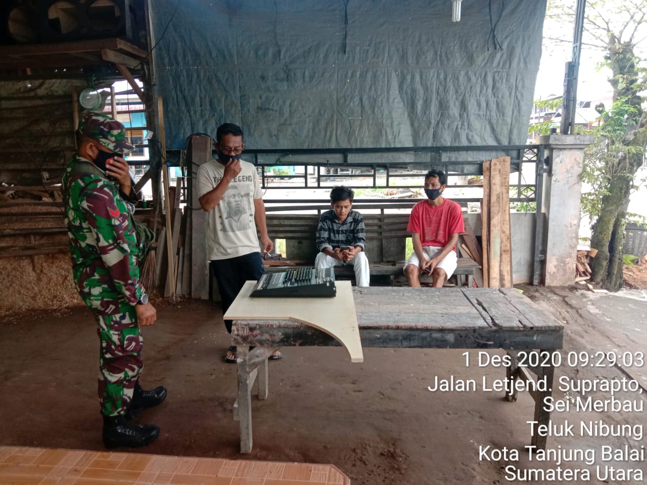 Dengan Memberikan Himbauan Pencegahan Covid-19 Oleh Personel Jajaran Kodim 0208/Asahan