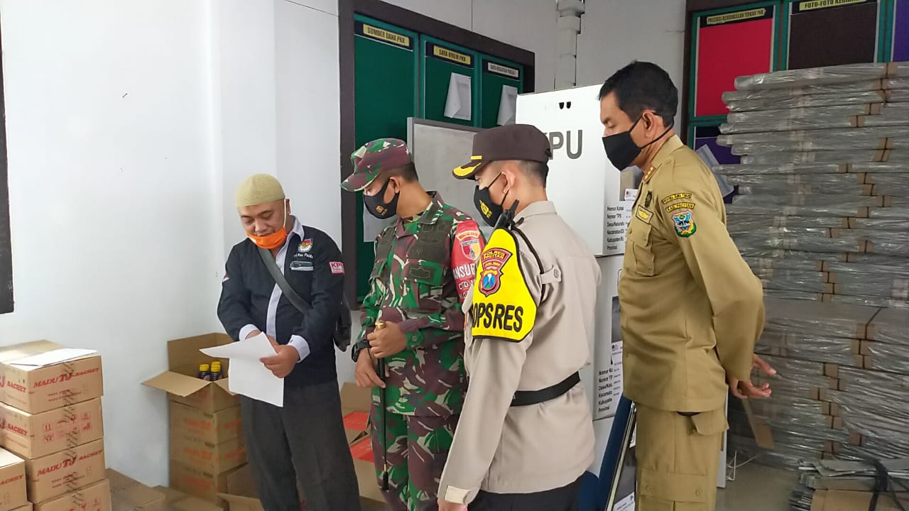 Dandim 0801 Pacitan Bersama Kapolres Pacitan Patroli Bersama Cek Logistik Persiapan Pilkada