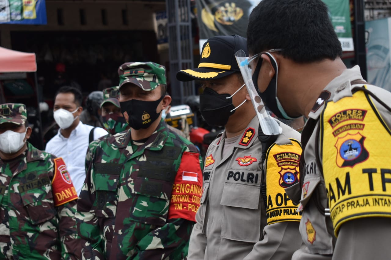 Dandim Barabai Bersama Bupati HST dan Forkopimda Tinjau Pelaksanaan Pilkada Kab HST