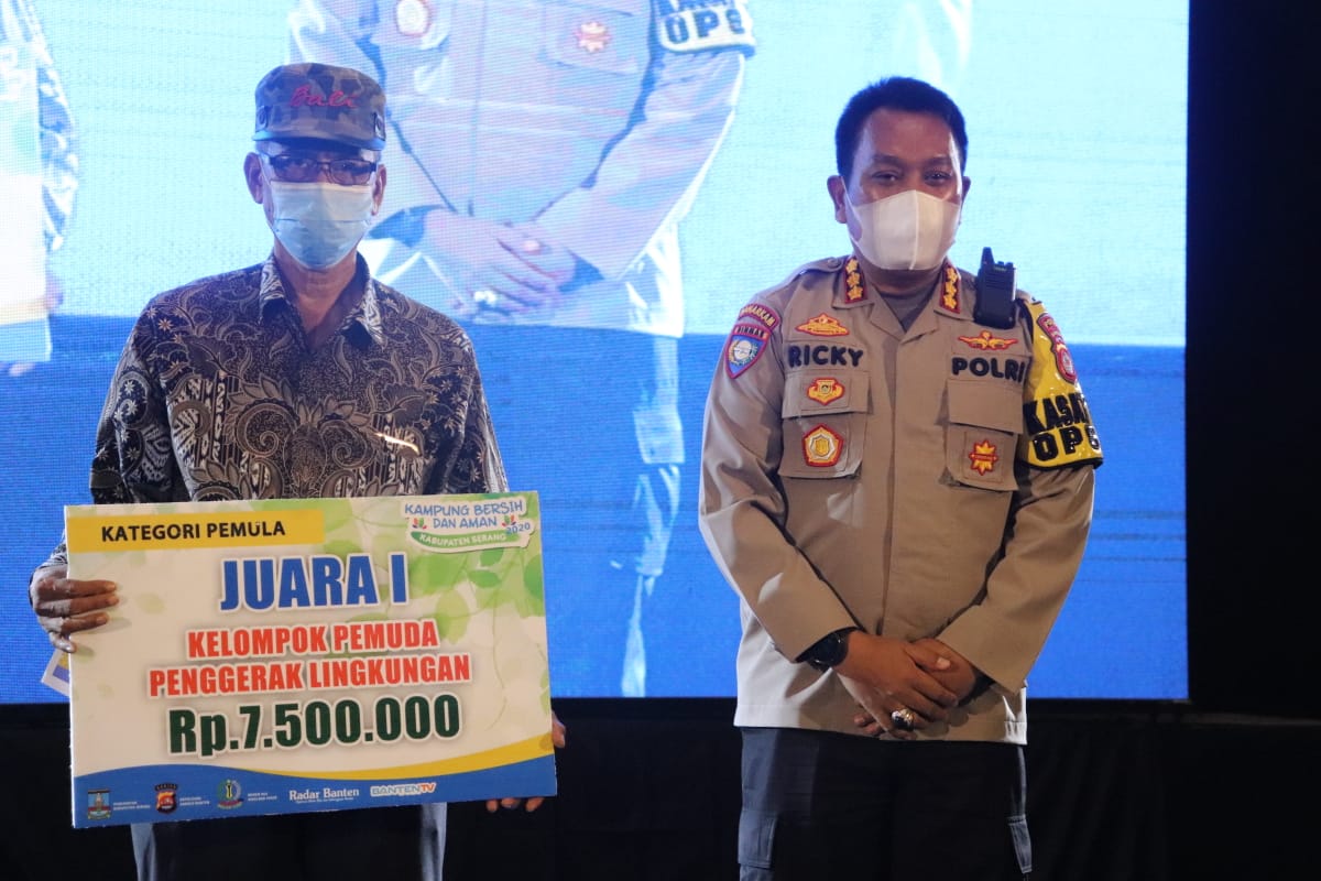 Dirbinmas Polda Banten Berikan Penghargaan Kepada Pemenang Lomba Kampung Tangguh Kalimaya dan LKBA Tahun 2020