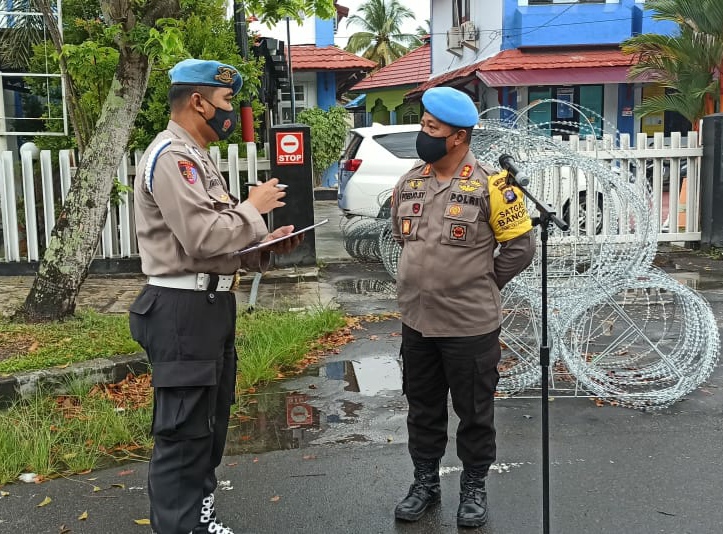 Propam Polda Kalteng Awasi Latihan Pengamanan Personel di Bawaslu 