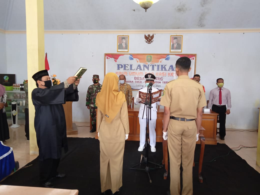 Danramil 0806/09 Tugu Bersama Muspika Hadiri Pelantikan Perangkat Desa Gading