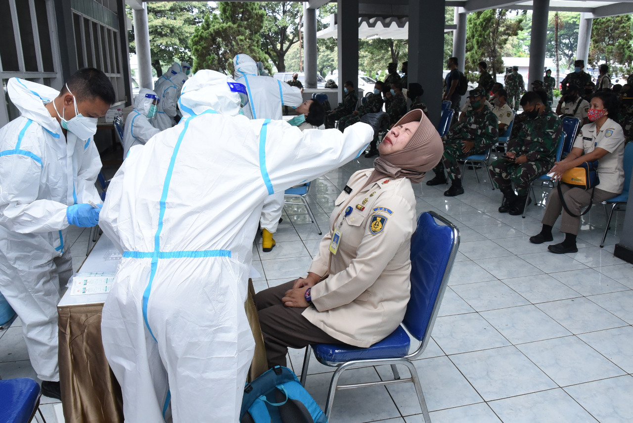 Pastikan Sehat Pasca Libur Nataru, Personel AAL Jalani Tes Sweb Antigen