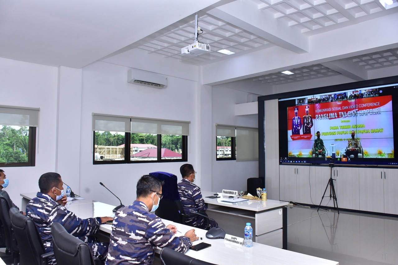 Pangkoarmada III Ikuti Komsos Panglima TNI dan Kapolri Dengan Tokoh Agama Se-Provinsi Papua dan Papua Barat