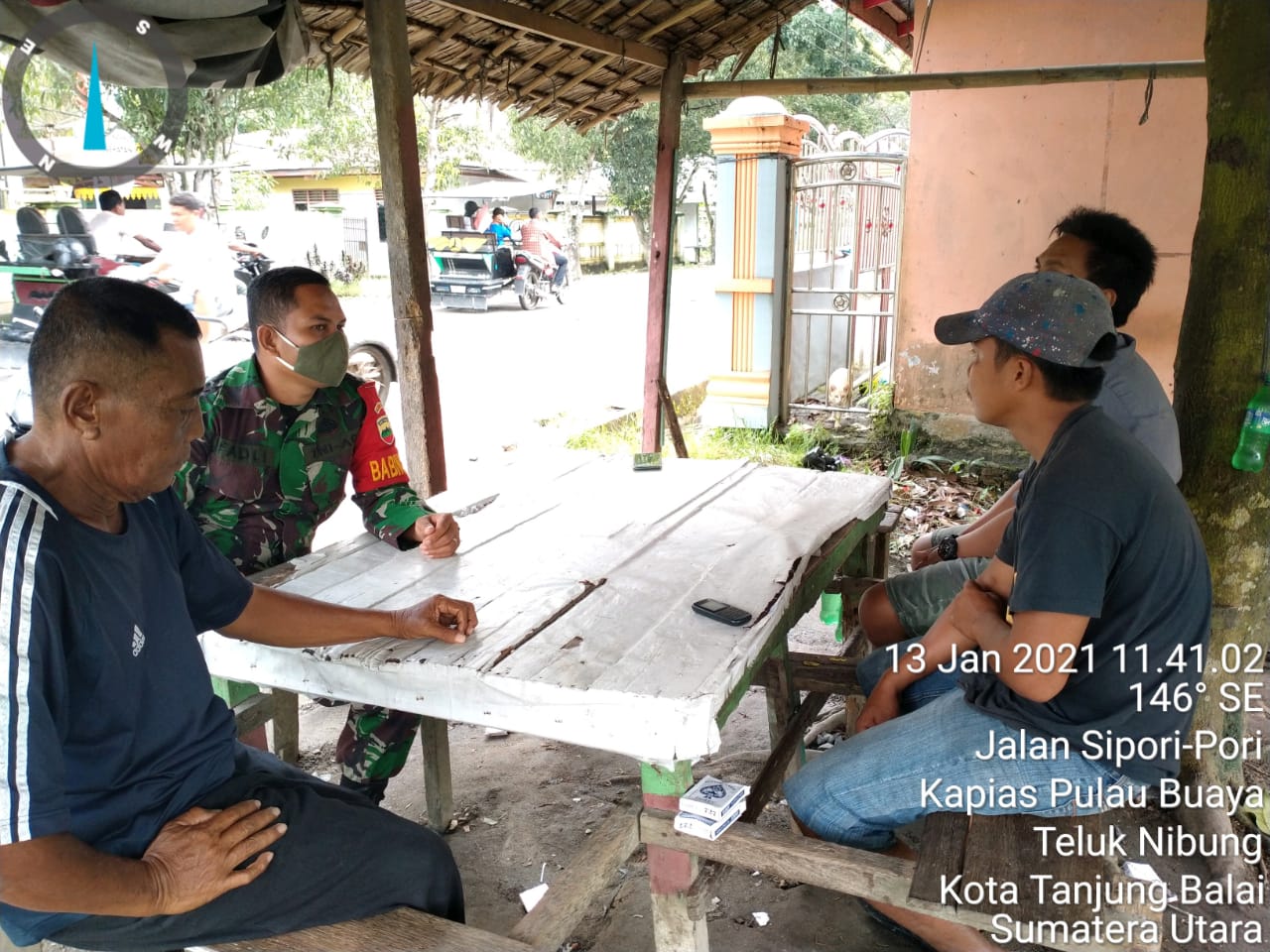 Bersama Dengan Tokoh Masyarakat Personel Jajaran Kodim 0208/Asahan Laksanakan Komunikasi Sosial