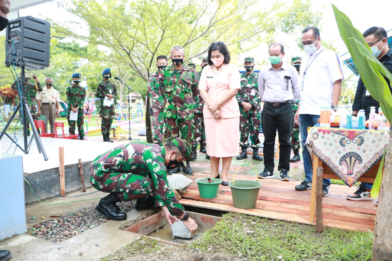 Peletakan Batu Pertama Oleh Danlanud Supadio Tandai Pembangunan Ruang Kelas TK Angkasa