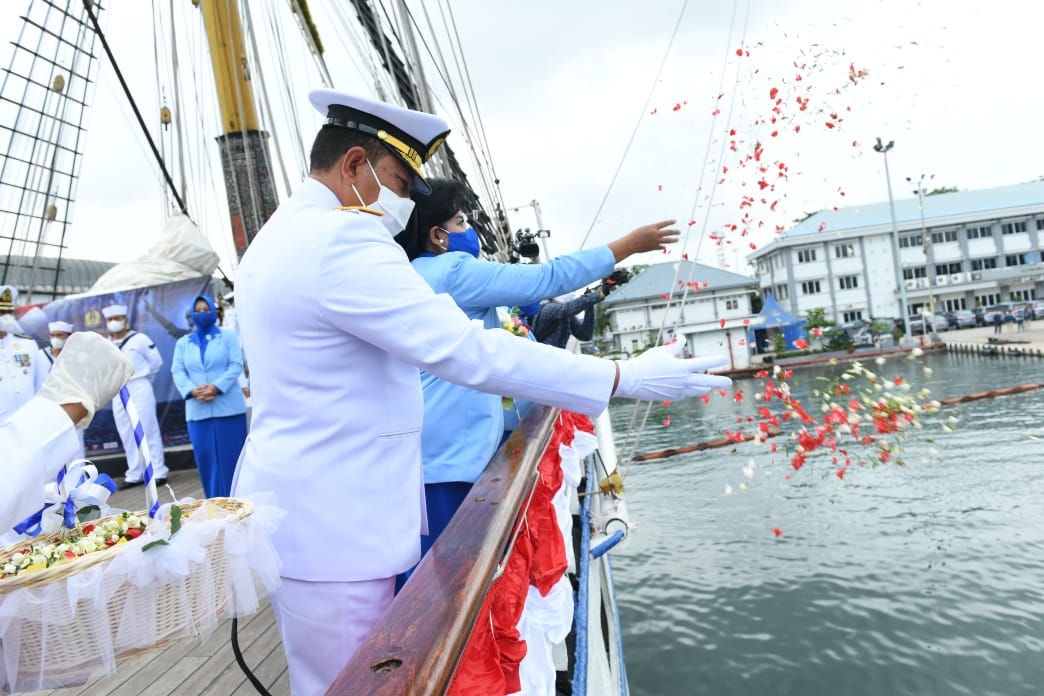 KRI Dewaruci Jadi Sentral Empati Di Hari Dharma Samudera