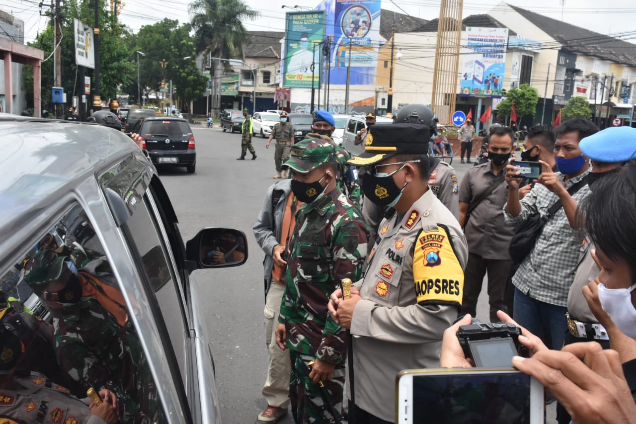 Forkopimda Kota Madiun Cek Pos Penyekatan, Pastikan Penerapan PPKM