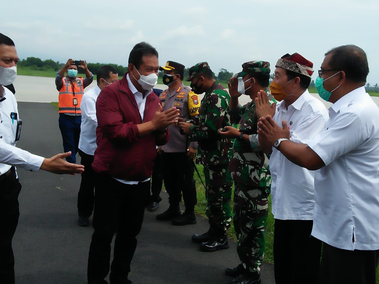 Danlanal Banyuwangi bersama Forkopimda Sambut Menteri KKP