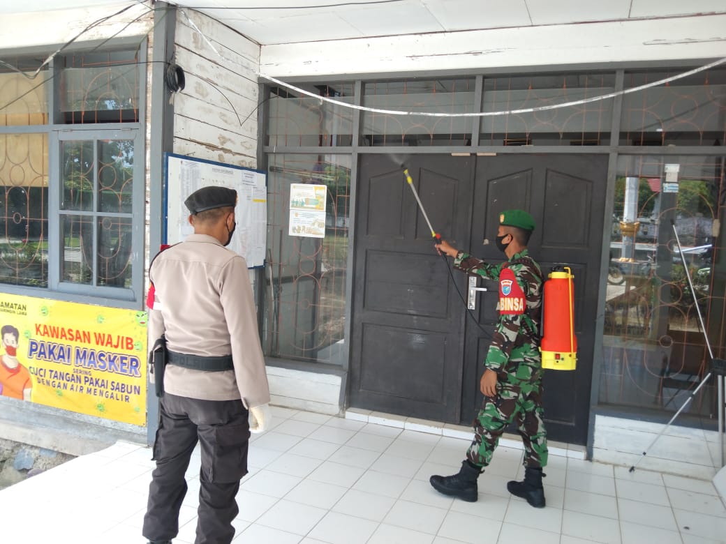 Guna Memutus Penyebaran Covid-19, Koramil Kolam Kembali Lakukan Penyemprotan Disinfektan