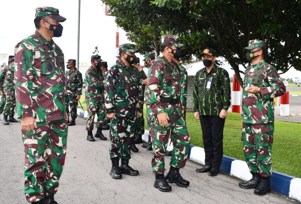 Danrem 081/DSJ Sambut Panglima TNI di Lanud Iswahjudi Magetan