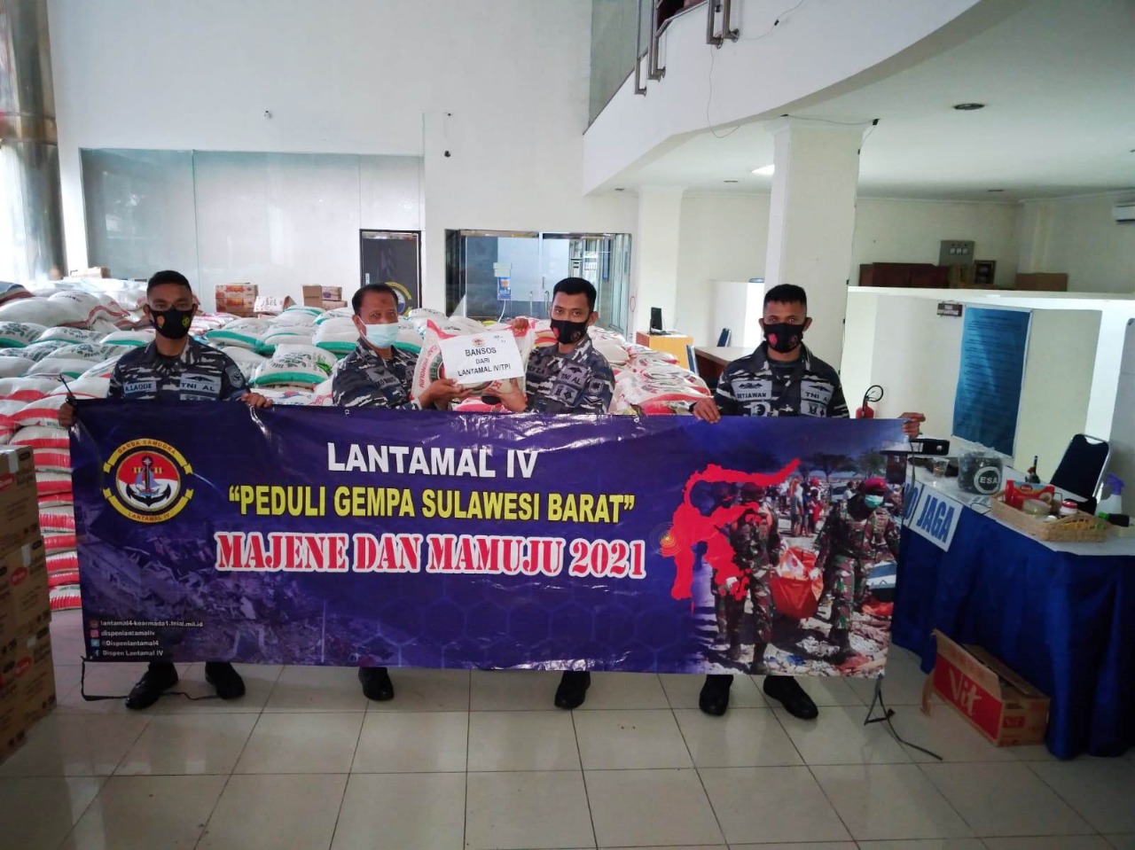 Lantamal IV Kirim Bantuan Sosial ke Majene dan Mamuju