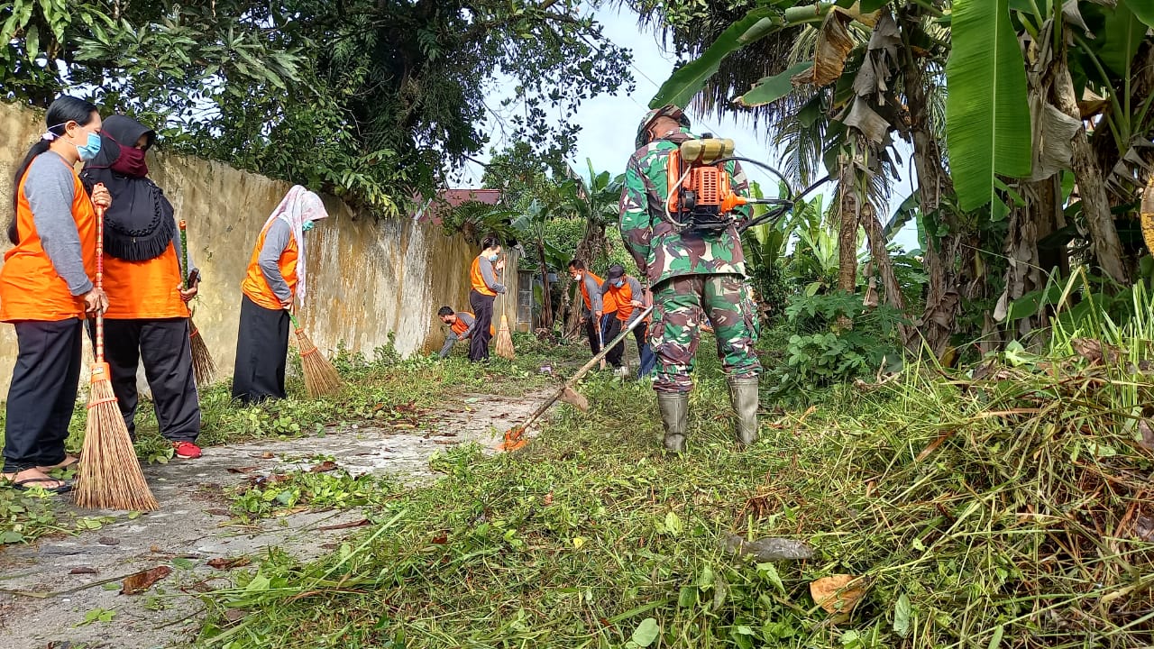 Cintai Kebersihan, Koramil Kumai Galakkan Jum’at Bersih