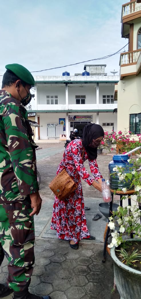 Penegakkan Disiplin Protokol Kesehatan Ditempat Rumah Ibadah Dilakukan Personel Jajaran Kodim 0208/Asahan Diwilayah Binaan