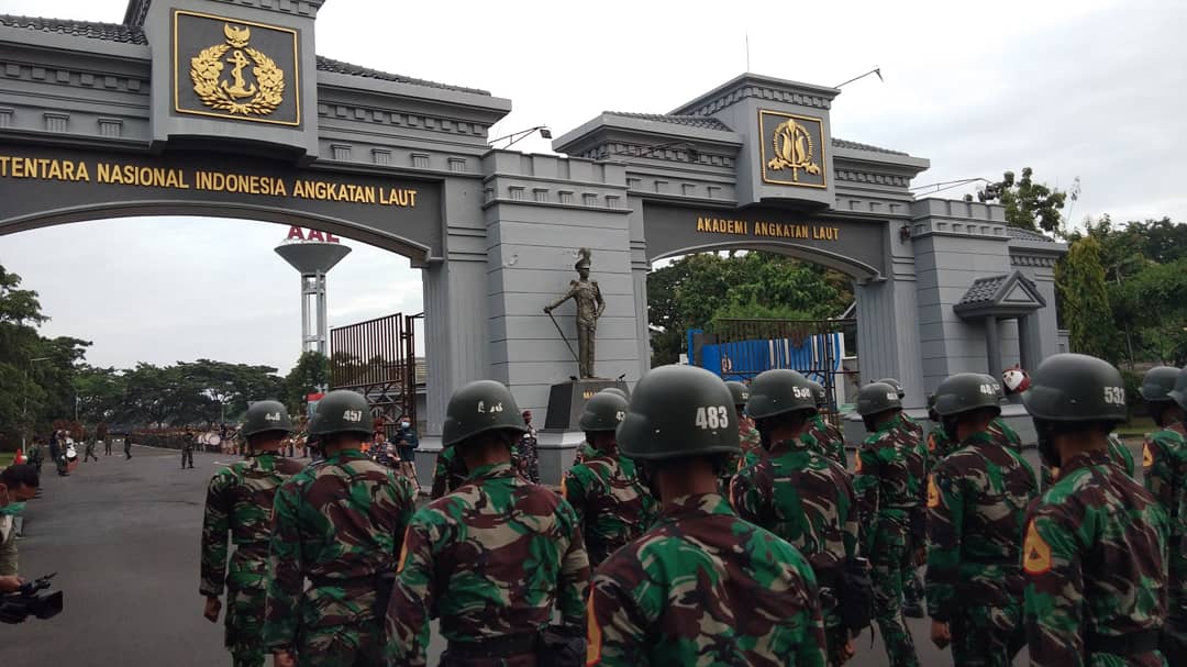 Masuki Gerbang Kesatrian AAL, 130 Kopral Taruna Disambut Upacara Tradisi