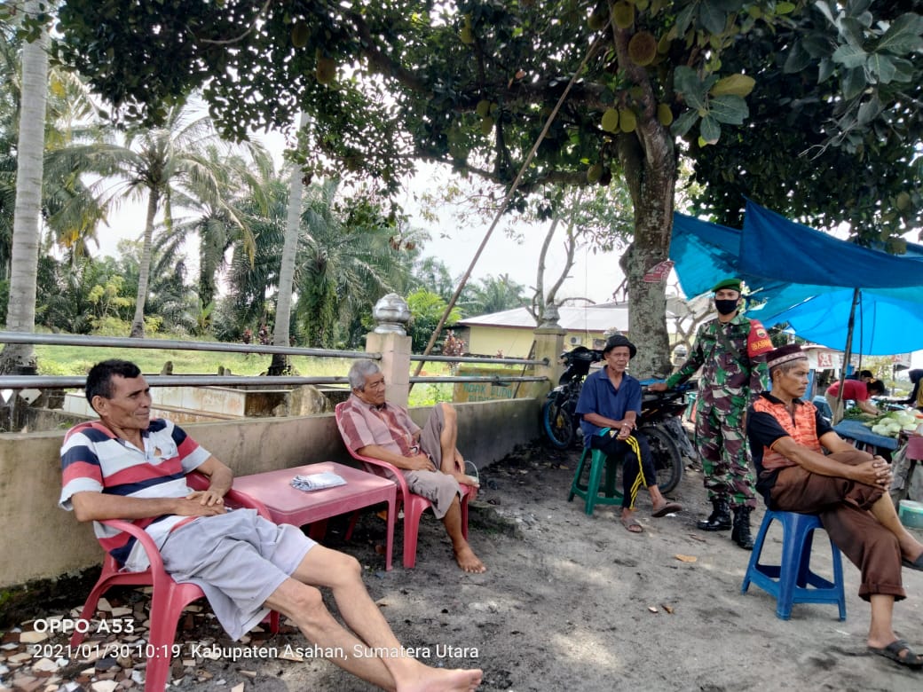 Dengan Cara Silaturahmi, Personel Jajaran Kodim 0208/Asahan Sampaikan Pentingnya Pakai Masker dan Tegakkan Disiplin Protkes