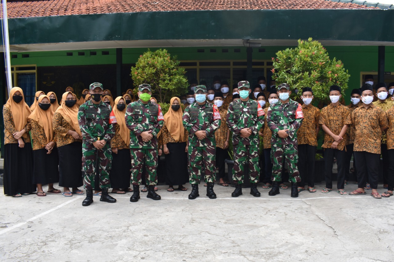 Kasdam V/Brawijaya Peduli Anak-Anak Panti Asuhan