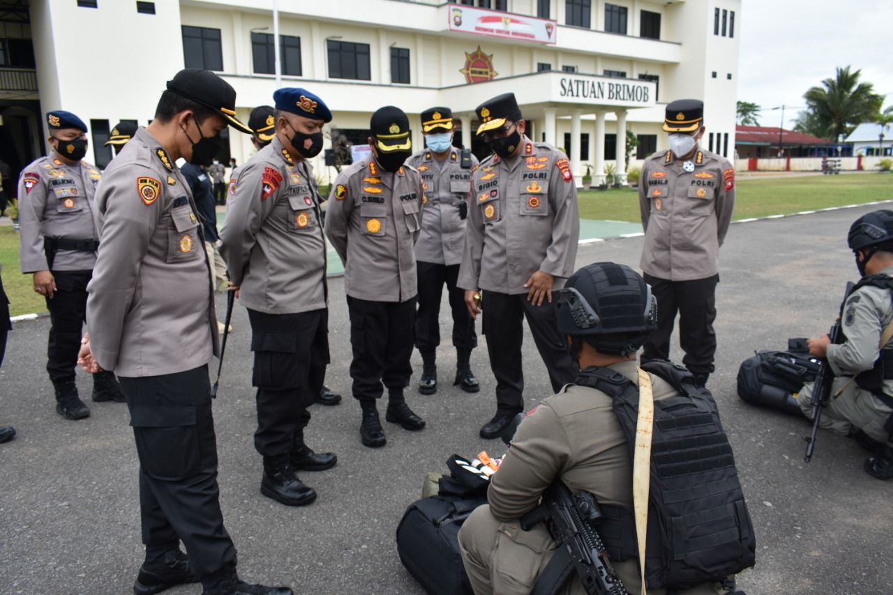 Kapolda Kalbar Cek Kesiapan Personel Sat Brimob Polda Kalbar