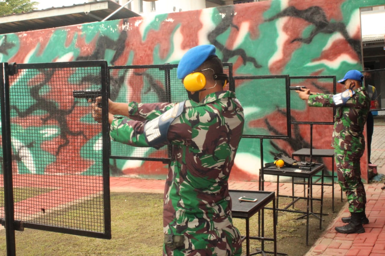 Polisi Militer Angkatan Laut Wilayah Surabaya Adu Mahir Akurasi Tembakan