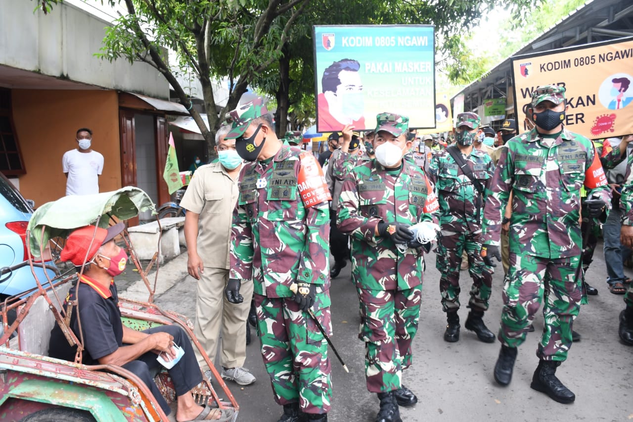 Didampingi Danrem 081/DSJ, Irdam Pantau Prokes di Ngawi