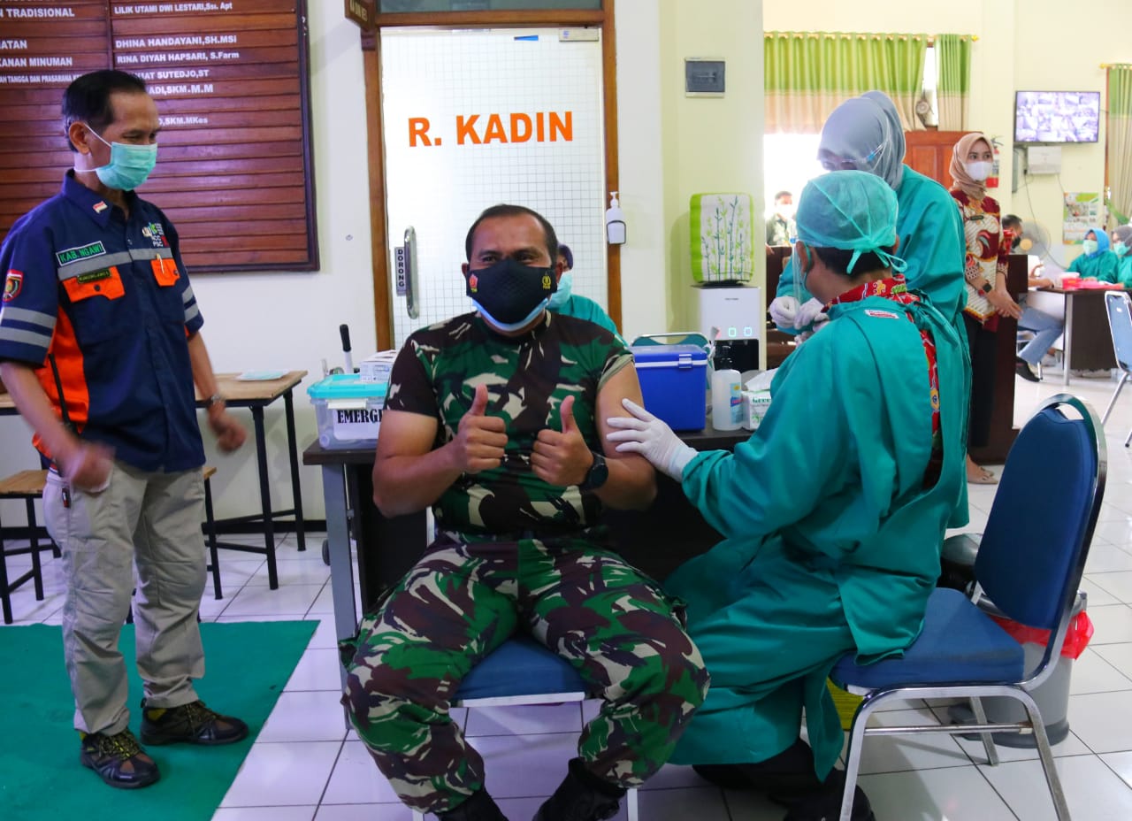 Dandim Ngawi Bersama Forkopimda Ngawi Vaksinasi Tahap Dua