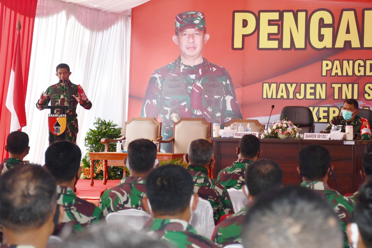 Kunker di Kodim 0801/Pacitan, Pangdam Ingatkan Anggotanya Untuk Tetap Disiplin Prokes