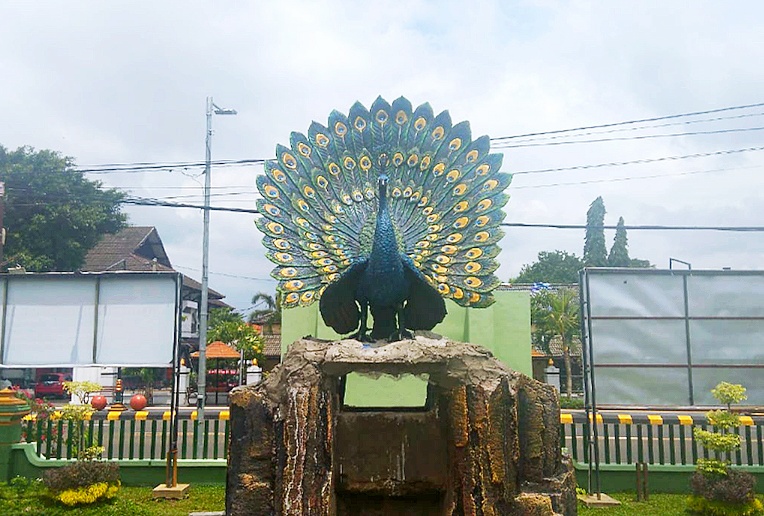 Patung Merak Baru, Ini Makna Merak di Lambang Satuan Korem 081/DSJ