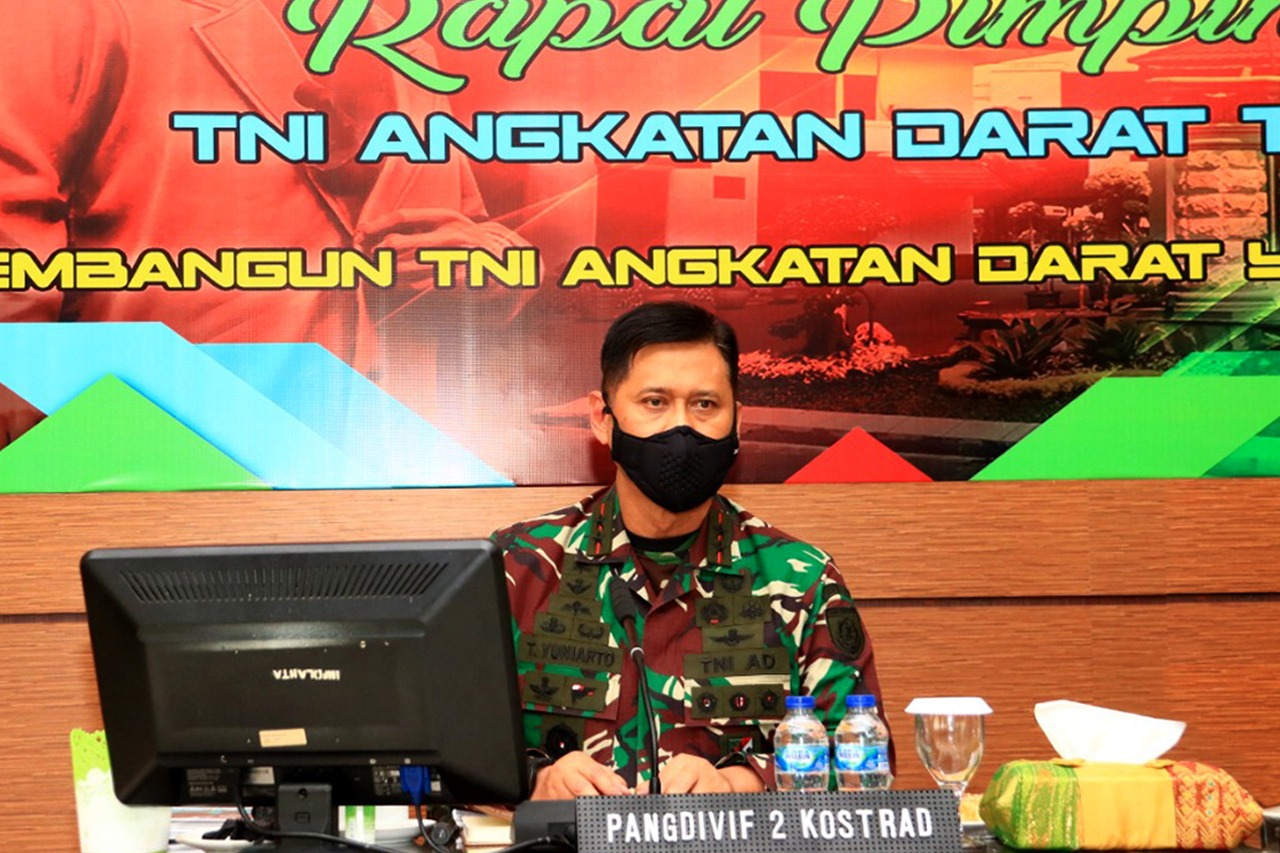 Pangdivif 2 Kostrad Mengikuti Rapim TNI AD Tahun 2021 Secara Virtual 