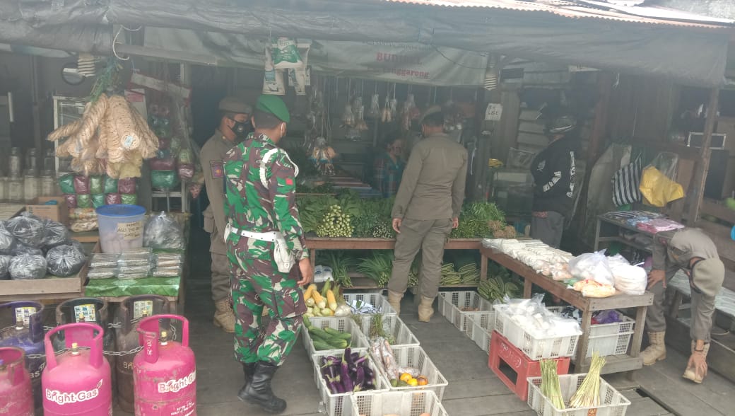 Kodim 0906/Tenggarong Gencar Berikan Himbauan Kepada Masyarakat Untuk Selalu Mentaati Prokes