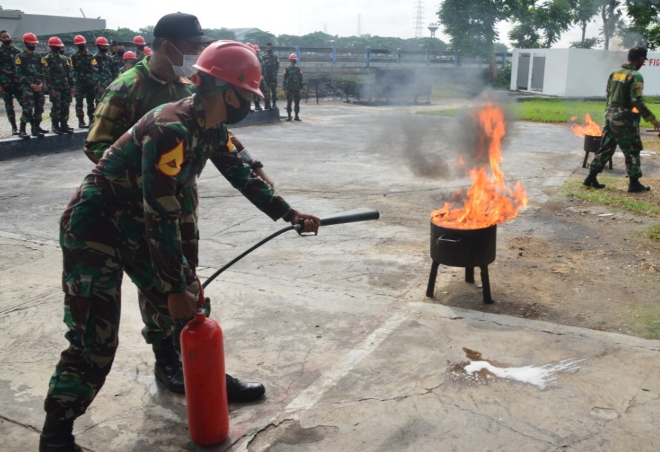 Cek Penerimaan Materi Peknubika, 130 Taruna AAL Tingkat l Didadak Lakukan Peran Kebakaran