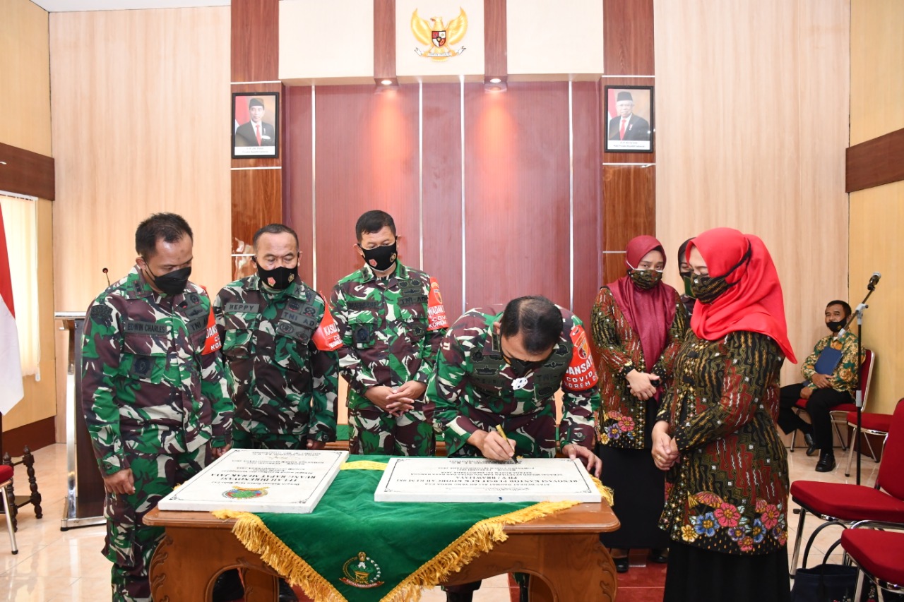 Danrem Resmikan Ruang Rapat Merak Jaya dan Kantor Persit KCK Koorcab Rem 081