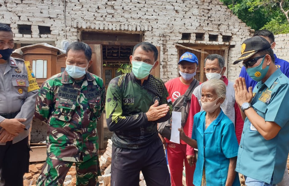 Rumah Jainem Roboh Diterjang Banjir, Danrem 081/DSJ Gandeng Pengusaha di Nganjuk Bangunkan Rumah Baru