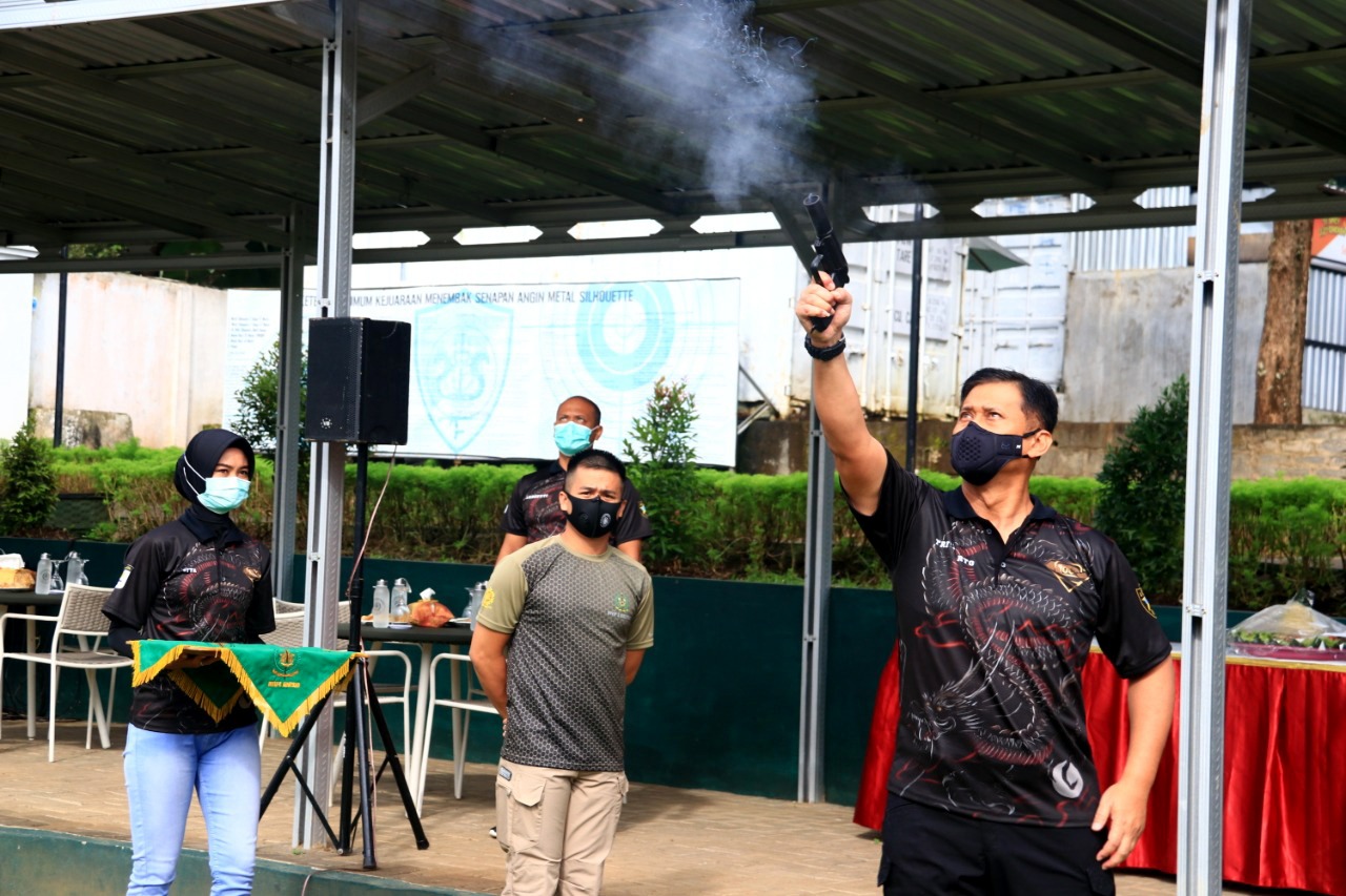 Pangdivif 2 Kostrad Buka Latihan Bersama Perdana IPSC dan Presisi TNI-POLRI di Lapangan Tembak Vicadha II