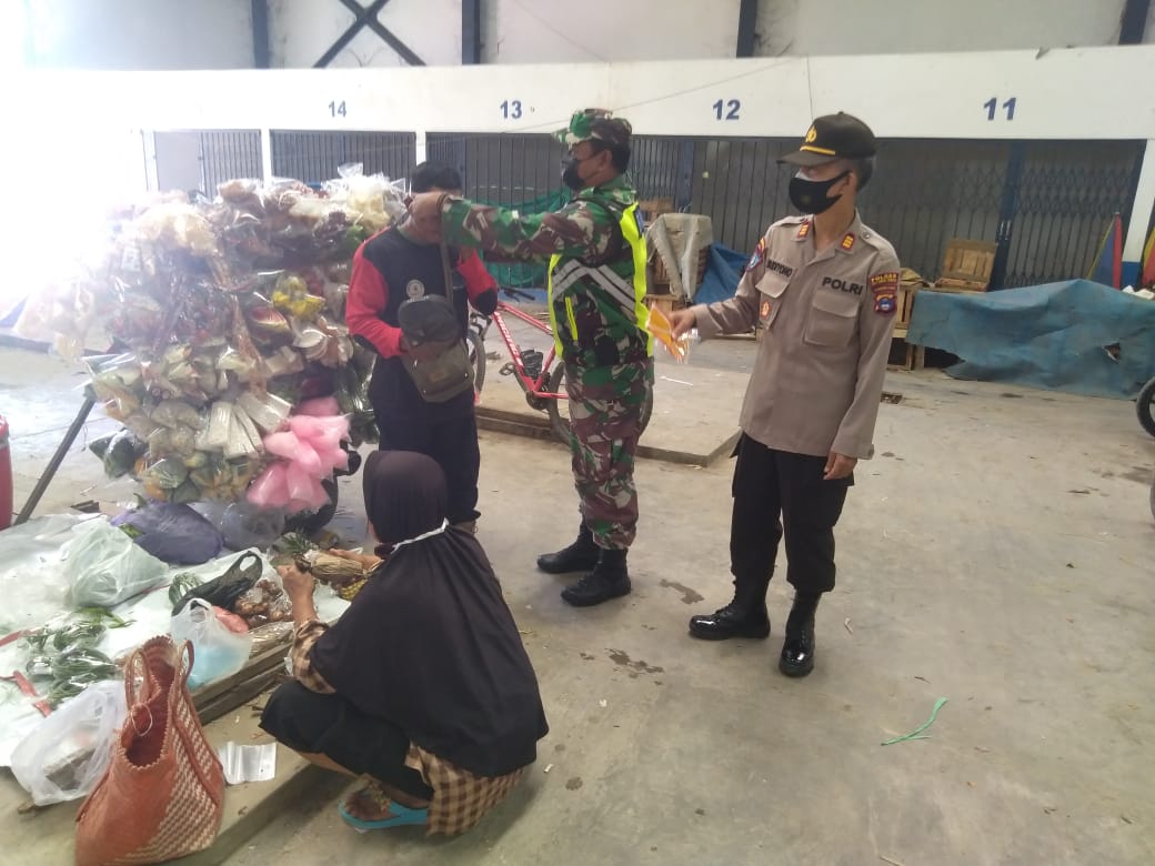 Di Pasar Agrobisnis, Tim Gabungan Masih Menemukan Warga Tidak Mematuhi Protokol Kesehatan