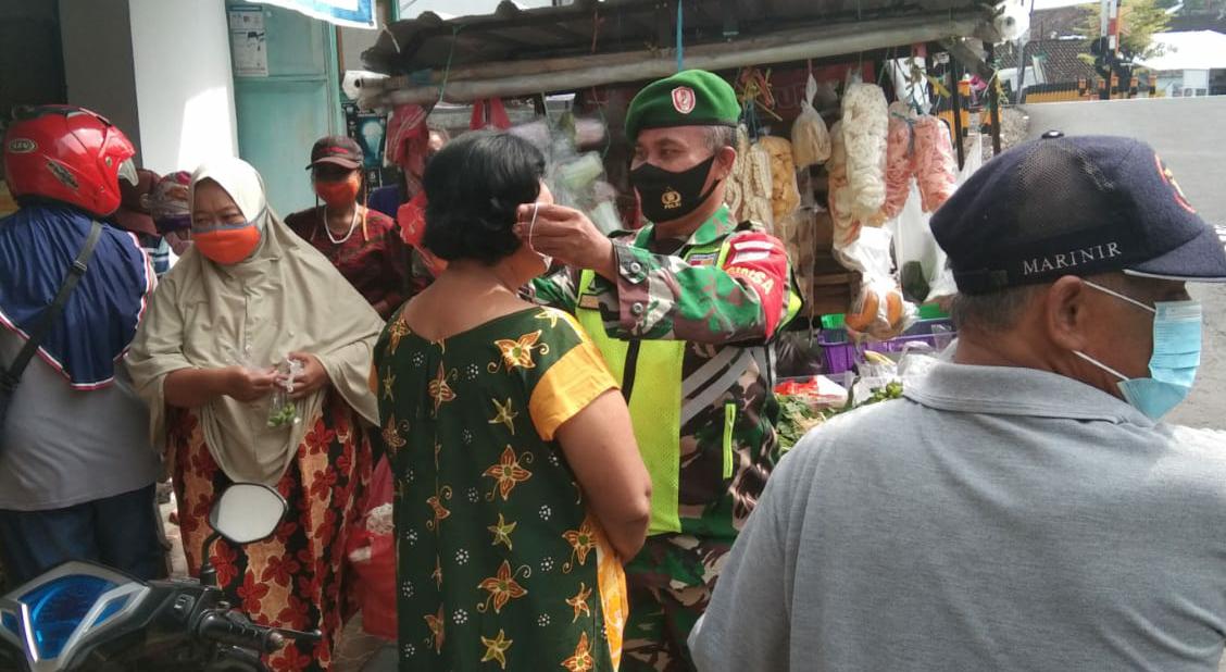 Dandim 0803/Madiun Kerahkan Personelnya Himbau Warga Patuhi Prokes