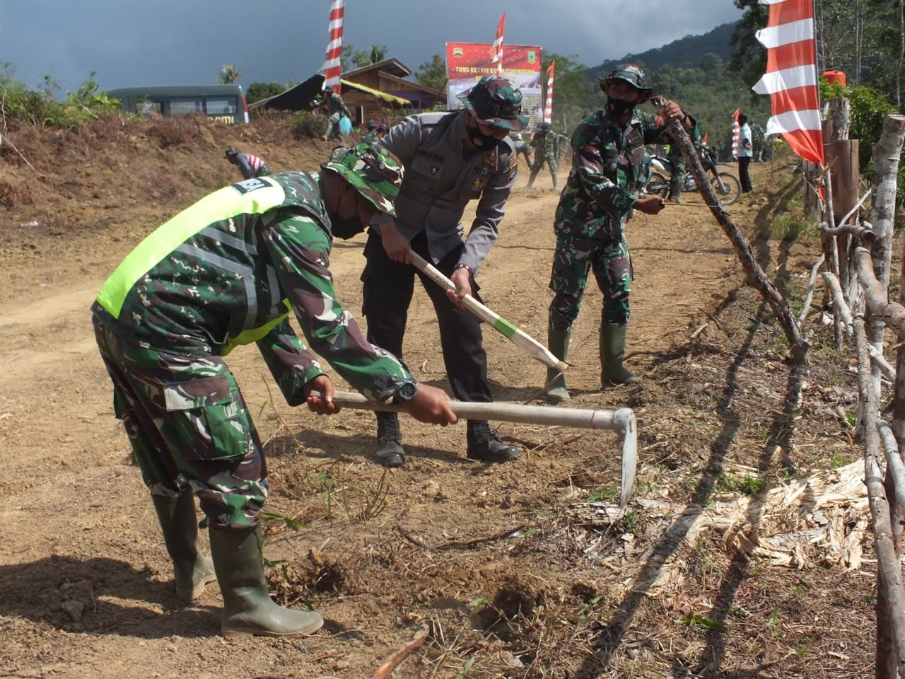 Dan SSK : Sinergitas TNI – POLRI Sangat Diperlukan Dalam Program TMMD 110/Natuna