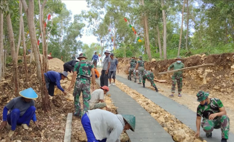 Kapenrem 081/DSJ : Kebanggaan Prajurit Dapat Terjun Dalam TMMD