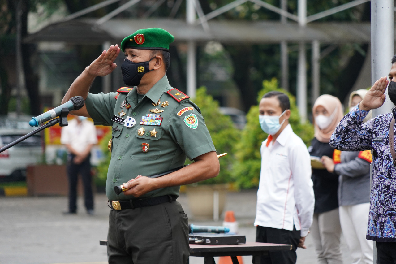 Pimpin Apel Tiga Pilar, Danrem 061/SK Ajak Satgas Covid-19 Terus Pantau Penerapan PPKM